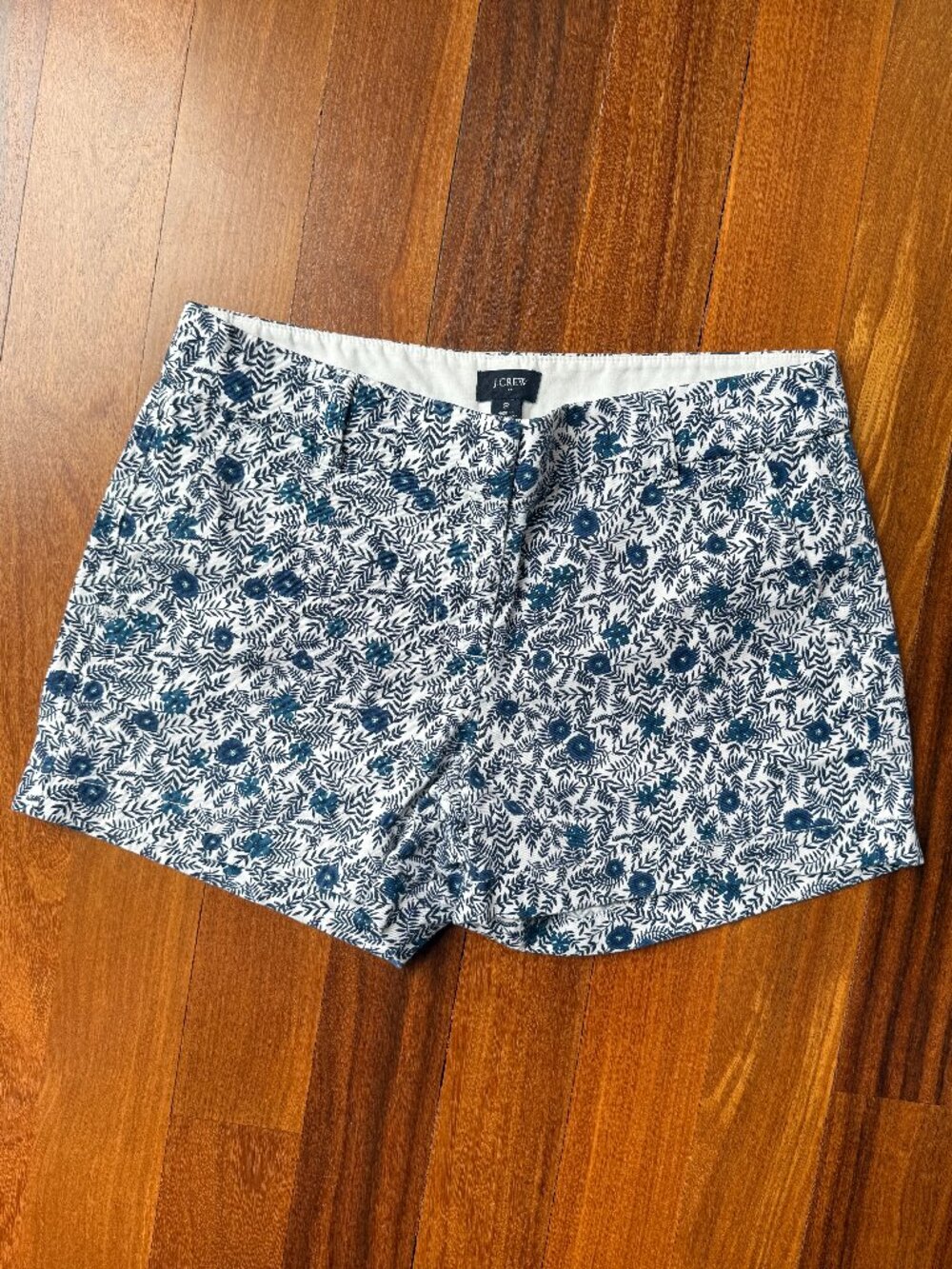 J.Crew Sz 2 - 3.5” Blue / White Floral / Vine Chino Shorts